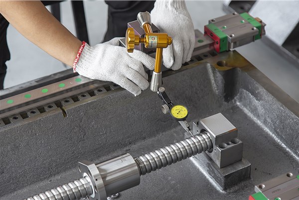 機床是線軌好(hǎo)還是硬軌好？