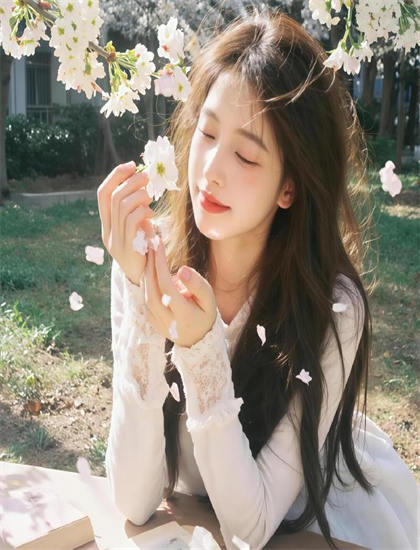 网络独播：现代的《反派：开局喂萝莉女主吃进口糖》隐藏彩蛋发现指南：细节与彩蛋寻找攻略